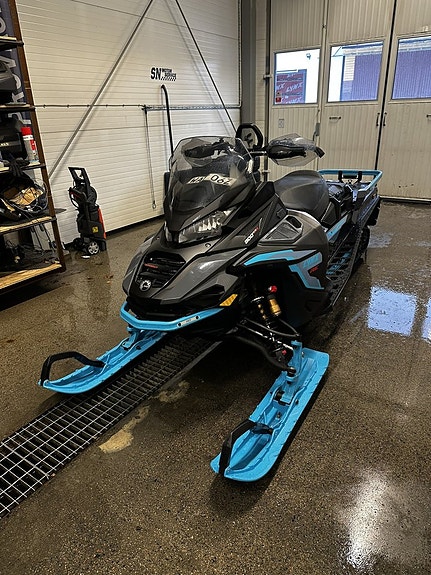 Lynx Commander RE 900 ACE Turbo R Momsad