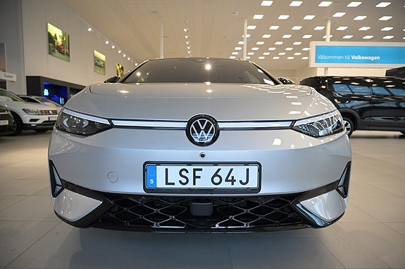Volkswagen ID.7 2 of 5