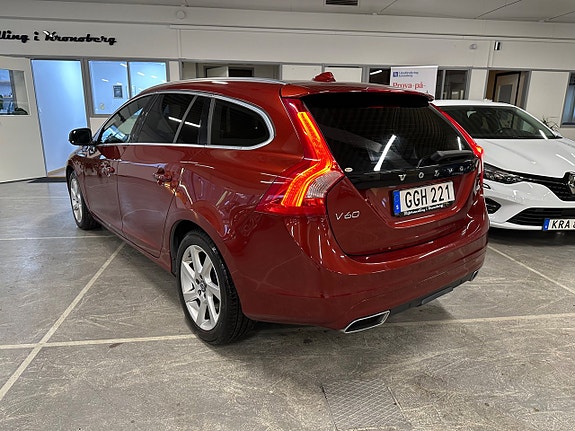 Volvo V60 4 of 18