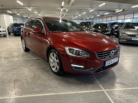 Volvo V60 2 of 18