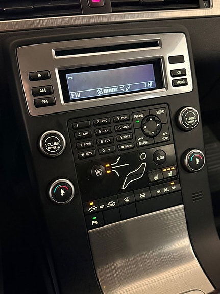 Volvo V70 6 of 15