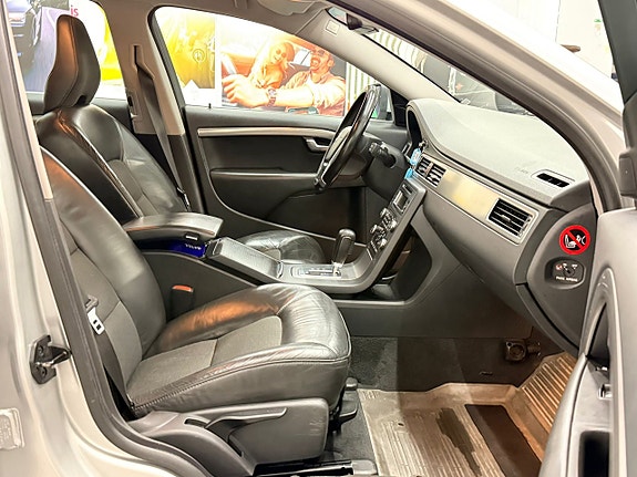 Volvo V70 4 of 15