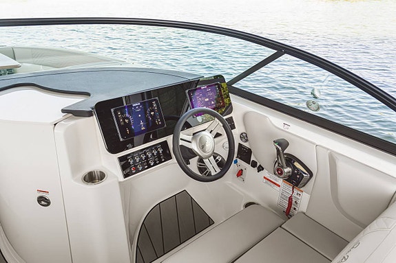 Sea Ray SDX 230 8 of 11