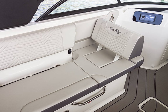 Sea Ray SDX 230 10 of 11