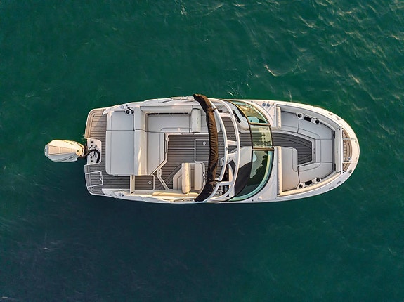 Sea Ray SDX 230 2 of 11
