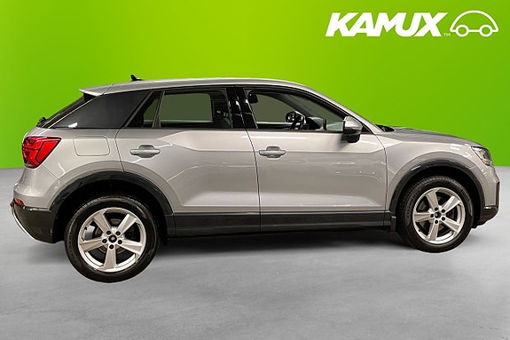 Audi Q2 2 of 5