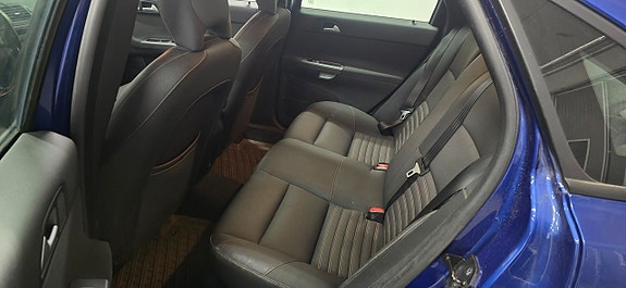 Volvo S40 11 of 14