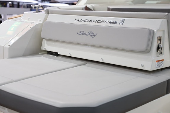 Sea Ray Sundancer 320 5 of 11