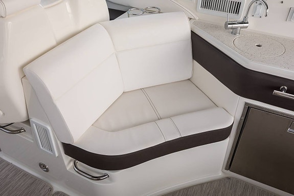 Sea Ray Sundancer 320 10 of 11