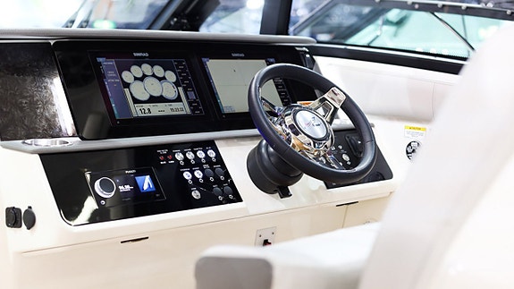 Sea Ray Sundancer 320 3 of 11