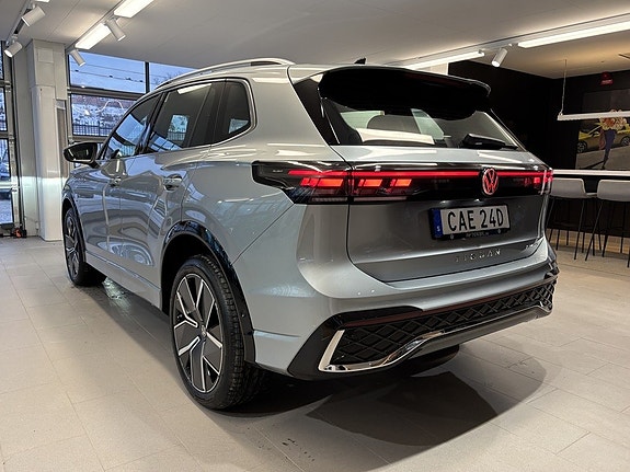 Volkswagen Tiguan 4 of 5