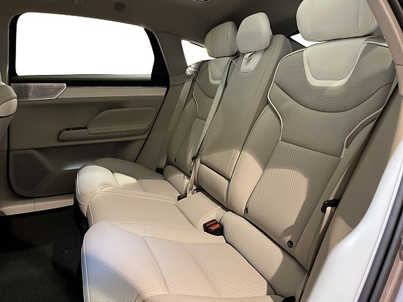 Volvo ES90 23 of 27