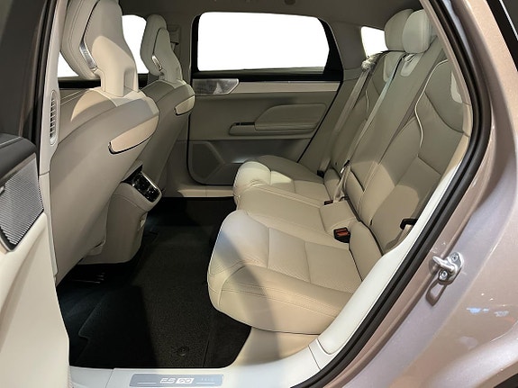 Volvo ES90 11 of 27