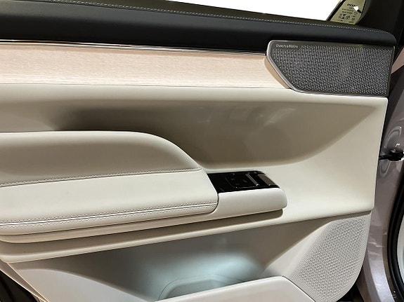 Volvo ES90 25 of 27