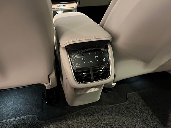 Volvo ES90 20 of 27