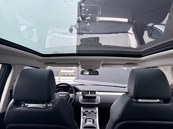 Land Rover Range Rover Evoque 12 of 19