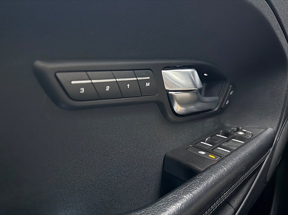 Land Rover Range Rover Evoque 19 of 19