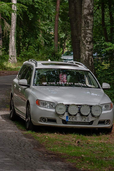 Volvo V70 2 of 8