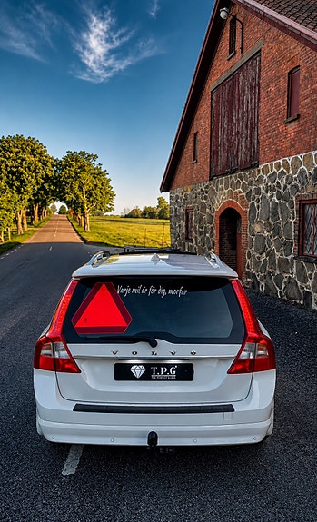 Volvo V70 4 of 8
