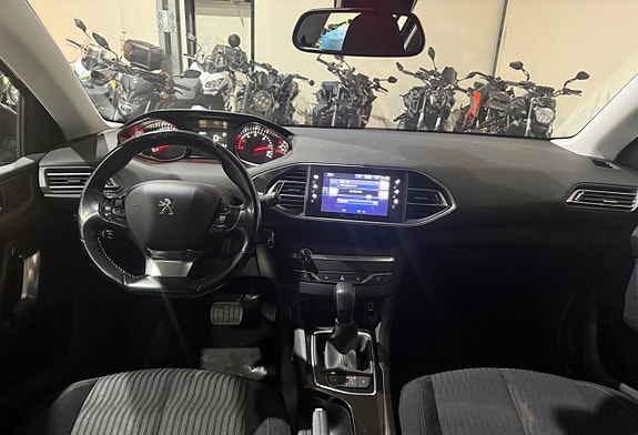 Peugeot 308 12 of 13