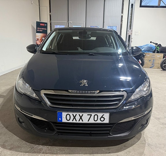 Peugeot 308 3 of 5
