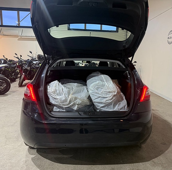 Peugeot 308 8 of 13