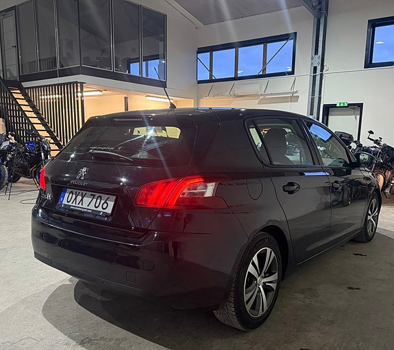 Peugeot 308 7 of 13