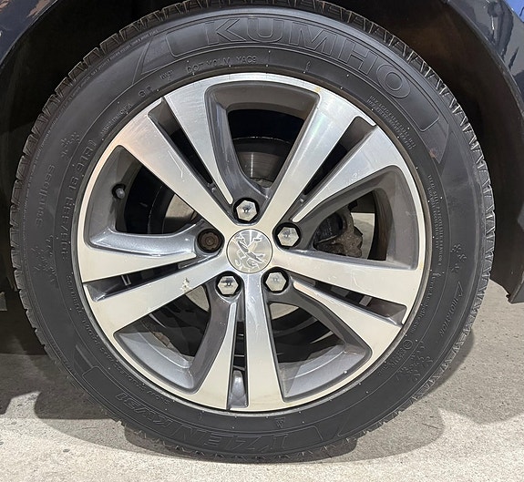 Peugeot 308 9 of 13