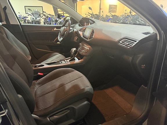 Peugeot 308 13 of 13