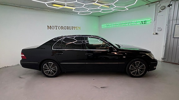 Lexus LS600h L 16 of 30