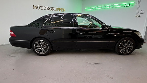Lexus LS600h L 8 of 30