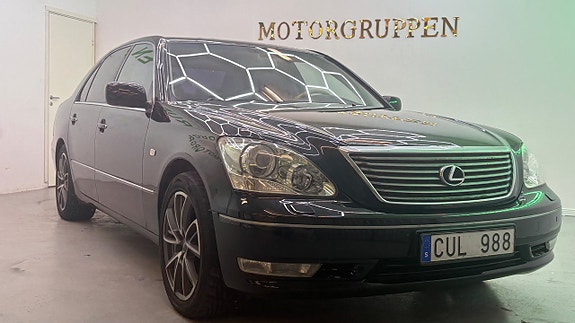 Lexus LS600h L 2 of 30