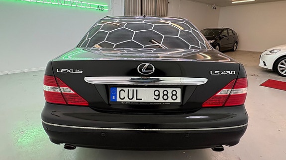 Lexus LS600h L 10 of 30