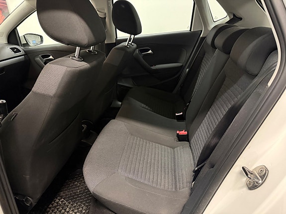 Volkswagen Polo 19 of 23