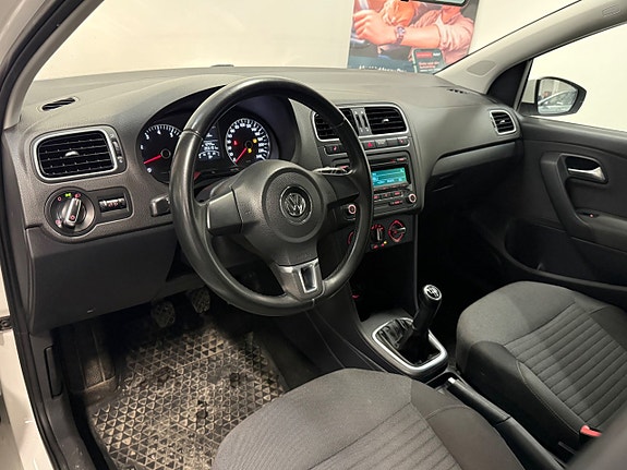 Volkswagen Polo 10 of 23