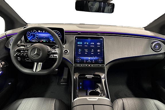 Mercedes-Benz EQE350 11 of 25