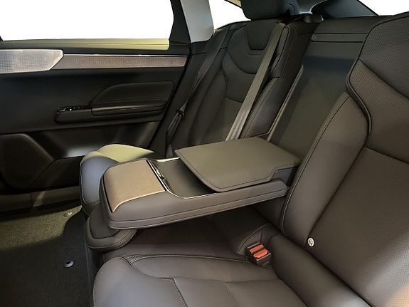 Volvo ES90 16 of 22