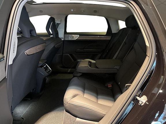 Volvo ES90 8 of 22
