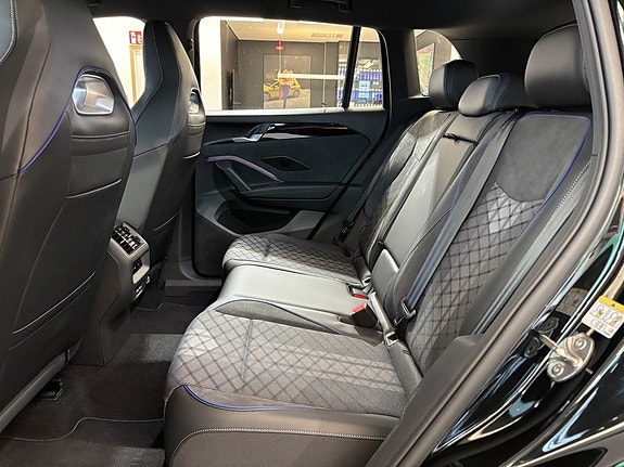 Volkswagen Tiguan 12 of 18