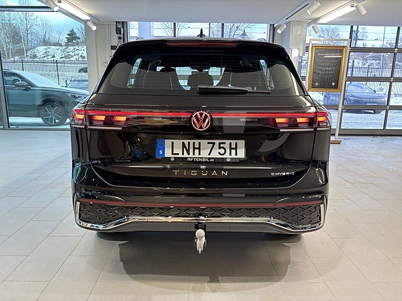Volkswagen Tiguan 5 of 5