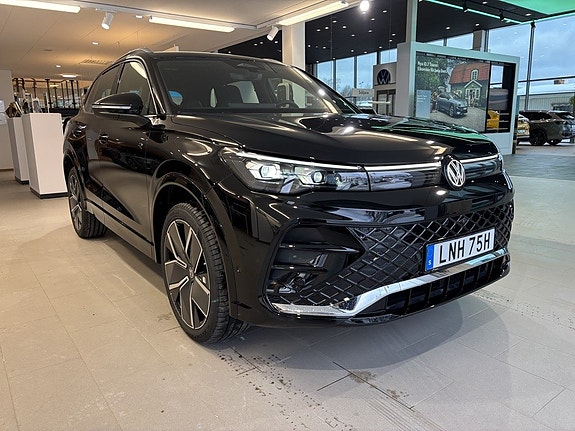 Volkswagen Tiguan 8 of 18