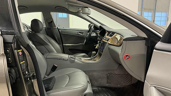 Mercedes-Benz CLS280 14 of 21