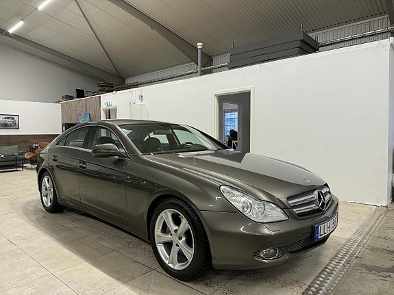 Mercedes-Benz CLS280 2 of 21