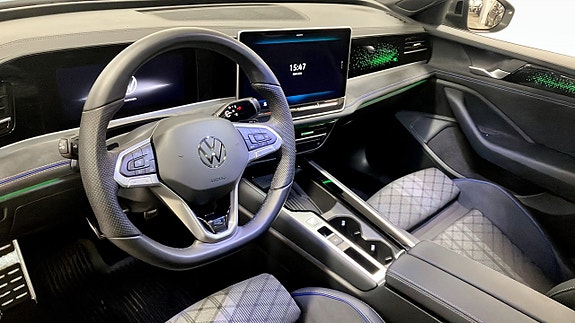 Volkswagen Passat 7 of 14