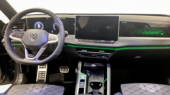 Volkswagen Passat 11 of 14