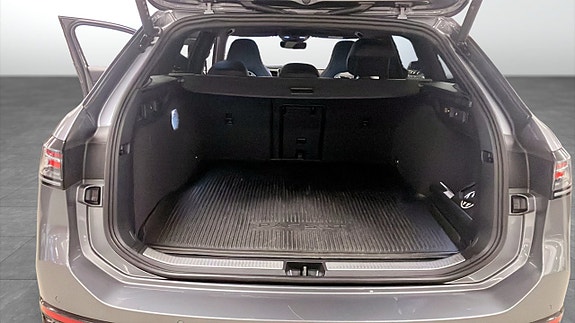 Volkswagen Passat 13 of 14