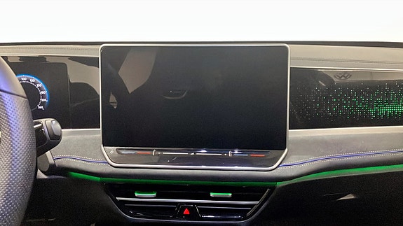 Volkswagen Passat 10 of 14