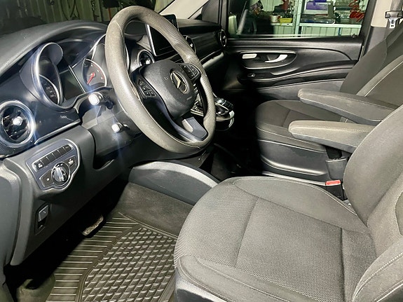 Mercedes-Benz V200 d 8 of 18