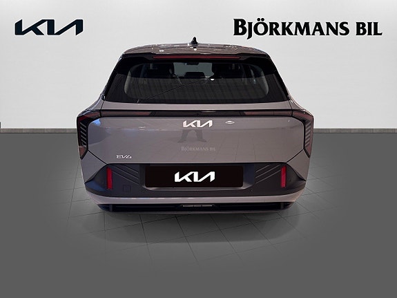 Kia EV4 5 of 17