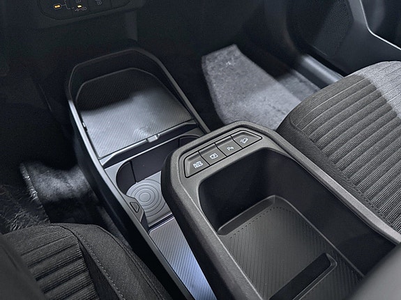 Kia EV4 12 of 17